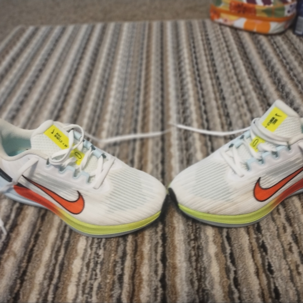 Nike moflo 09 shoes size 6